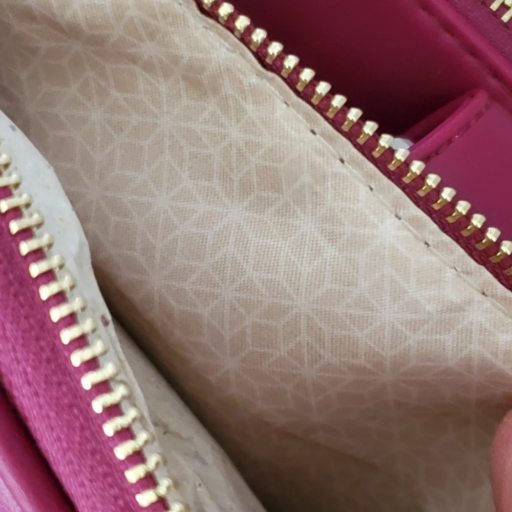 Time and Tru recycled materials puffer quilted camera bag crossbody bag magenta